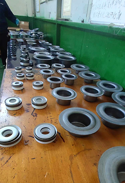 建筑垃圾粉碎機(jī)-反擊破移動(dòng)破碎站